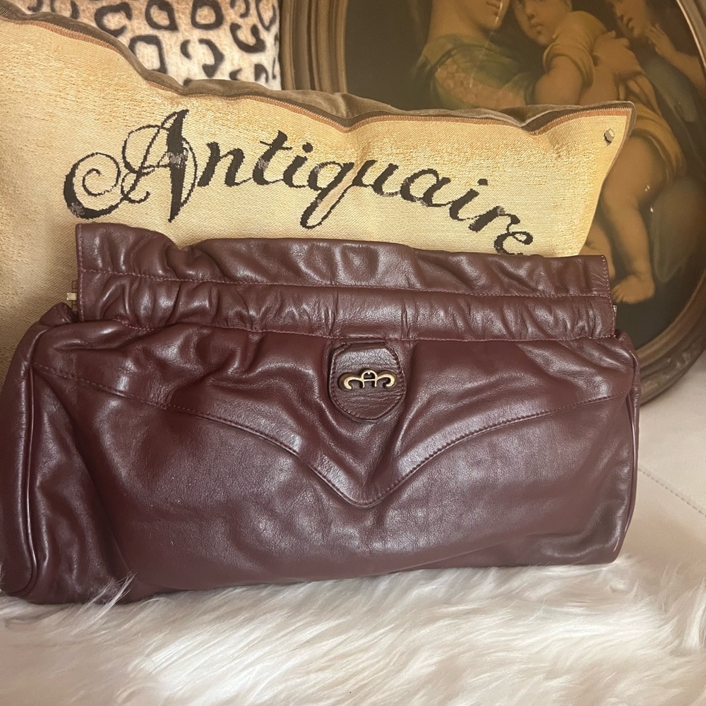 Gorgeous  vintage clutch (1960’s) great condition